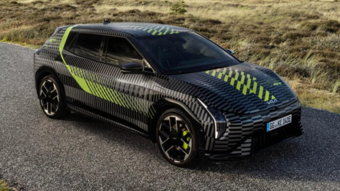 Kia показала перші зображення електромобіля EV4 GT
