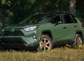 Популярний кросовер Toyota RAV4: що подобається і що дратує водіїв Популярний кросовер Toyota RAV4: що подобається і що дратує водіїв