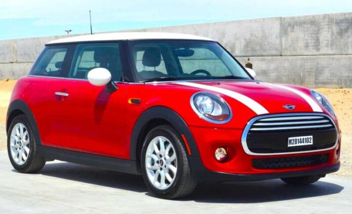 2014_MINI_Cooper_Hardtop_-_NHTSA_test_8883_-_front-1 Названо автомобілі, які найчастіше ламаються після 150 тисяч км