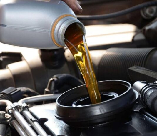 Експерт розповів, при якій температурі двигун із мастилом 5W-30 та 5W-40 виходить з ладу