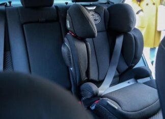 В Україні штрафуватимуть батьків за перевезення дітей без автокрісла