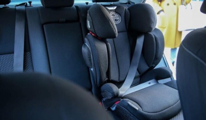 В Україні штрафуватимуть батьків за перевезення дітей без автокрісла