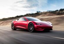 Ілон Маск анонсував «літаючий» Tesla Roadster 2026