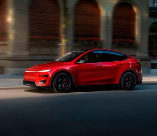 Tesla починає поставки оновленого Model Y Performance Tesla починає поставки оновленого Model Y Performance