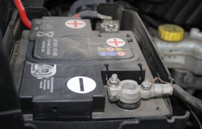 Автоелектрик пояснив, чи варто ставити більш потужний акумулятор на авто