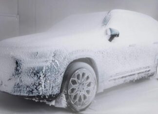 Mercedes показав інтер'єр нового електричного GLB із запасом ходу до 650 км