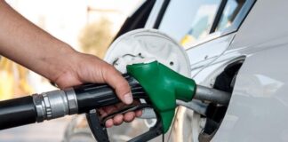 Названо 4 звички водіїв, які сильно збільшують витрату палива