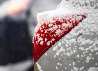 Експерт пояснив, що робити водіям на літніх шинах під час перших морозів