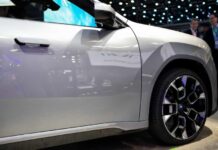 Новий BMW iX3 2026 показали з 22-дюймовими M-колесами Новий BMW iX3 2026 показали з 22-дюймовими M-колесами