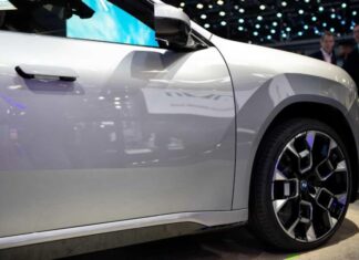 Новий BMW iX3 2026 показали з 22-дюймовими M-колесами Новий BMW iX3 2026 показали з 22-дюймовими M-колесами