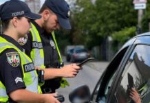 Зупинка авто поліцейським: коли це законно, а коли ні