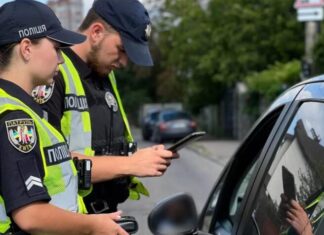 Як діяти, якщо поліція зупинила без пояснень: поради експертів