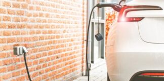 Експерти з’ясували, як поводяться електромобілі коли показує 0% заряду