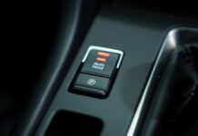 Чи потрібно ставити машину на ручник узимку Чи потрібно ставити машину на ручник узимку