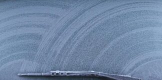 Прості способи уникнути замерзання склоочисників і покращити видимість