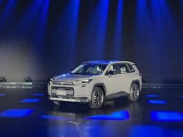 У Китаї представлений новий Toyota RAV4: фото і характеристики