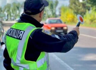 Безпідставна зупинка авто поліцією: що каже закон і як захистити свої права