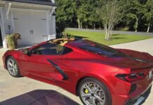 У США виставили на аукціон майже новий Chevrolet Corvette Stingray із пробігом лише 6400 км