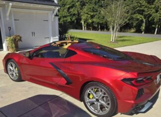 У США виставили на аукціон майже новий Chevrolet Corvette Stingray із пробігом лише 6400 км