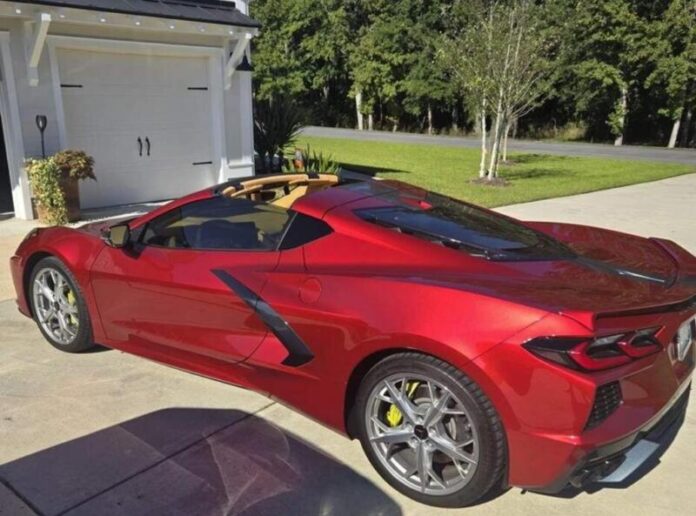 У США виставили на аукціон майже новий Chevrolet Corvette Stingray із пробігом лише 6400 км