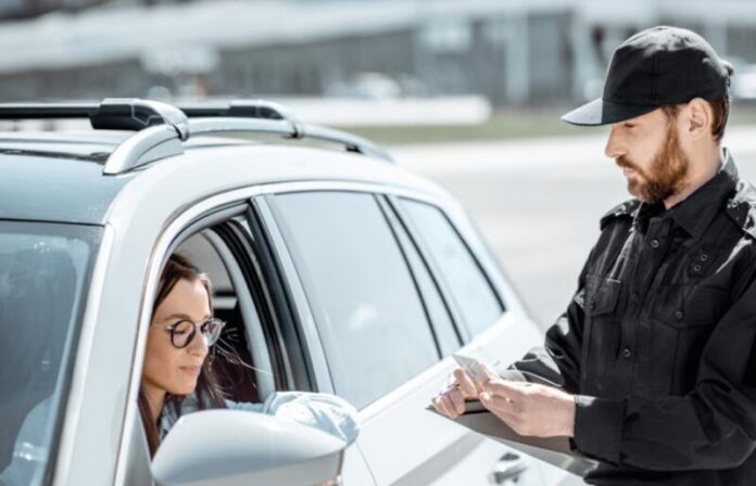Поліцейські масово виписують штрафи без попередження: що потрібно знати водіям