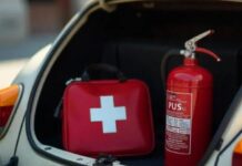 Що завжди має бути в машині крім аптечки та вогнегасника Що завжди має бути в машині крім аптечки та вогнегасника