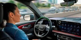 Експерти закликали не завжди довіряти системам автопілота