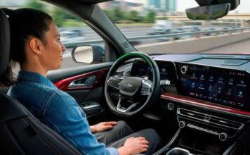 Експерти закликали не завжди довіряти системам автопілота