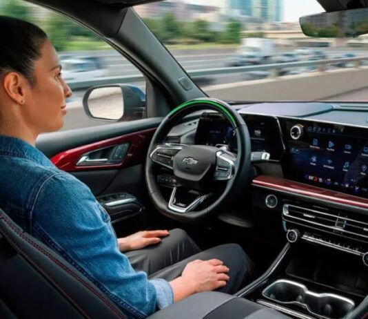 Експерти закликали не завжди довіряти системам автопілота Експерти закликали не завжди довіряти системам автопілота