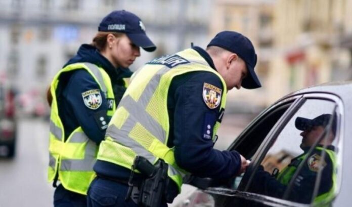 Коли водій має право не показувати документи поліції в Україні