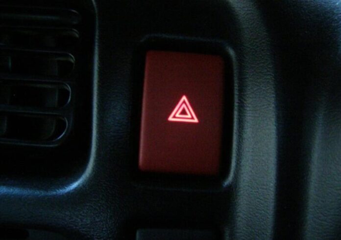 Штраф за аварійку при зупинці автомобіля поліцією