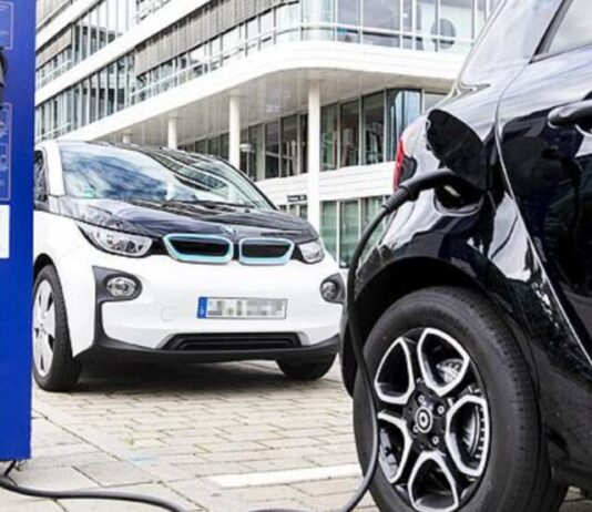 Плани ЄС щодо заборони ДВЗ у 2035 році опинилися під питанням