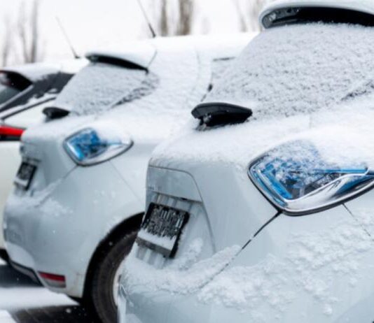 Як холод впливає на батареї електромобілів: що потрібно знати взимку
