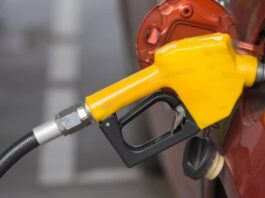 Чи варто переплачувати за преміум-бензин: поради автомеханіка