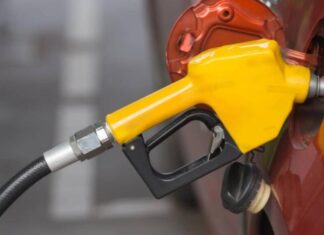 Чи варто переплачувати за преміум-бензин: поради автомеханіка Чи варто переплачувати за преміум-бензин: поради автомеханіка