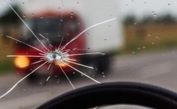 Штрафи за тріщини на склі: що потрібно знати українським водіям