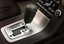 Автомеханік назвав головні помилки водіїв при користуванні АКПП Автомеханік назвав головні помилки водіїв при користуванні АКПП