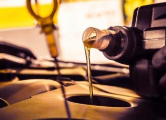 Коли насправді потрібно міняти моторне масло: порада від фахівця