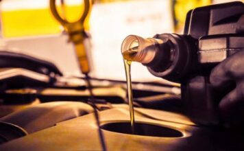 Коли насправді потрібно міняти моторне масло: порада від фахівця