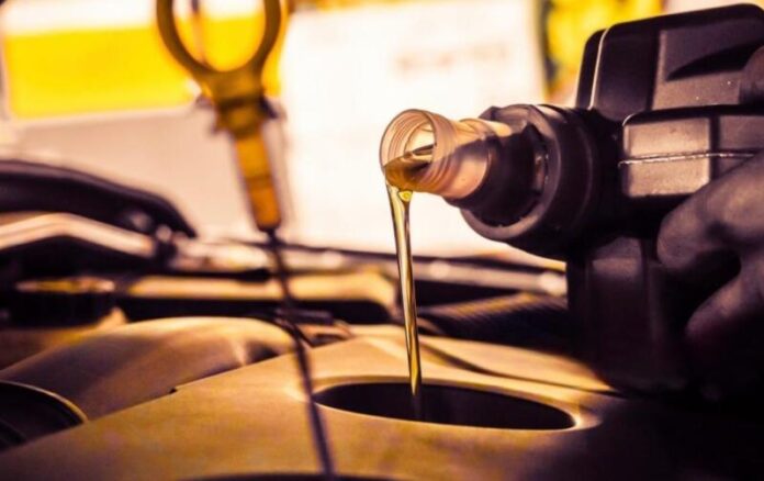 Коли насправді потрібно міняти моторне масло: порада від фахівця