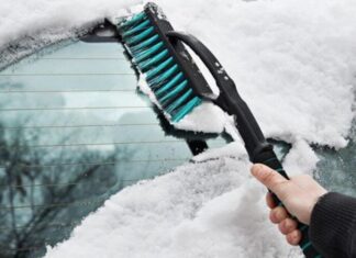 Експерт назвав речі, які обов’язково мають бути в авто взимку