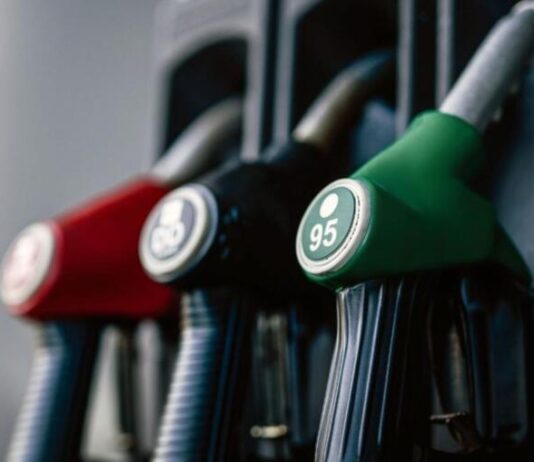 Чим небезпечна їзда з мінімальною кількістю пального у баку