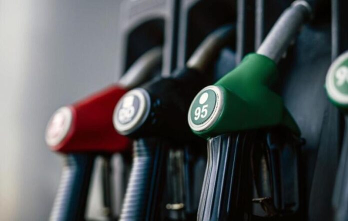 Чим небезпечна їзда з мінімальною кількістю пального у баку