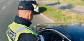 Як поліцейські розпізнають брехню водіїв під час перевірки
