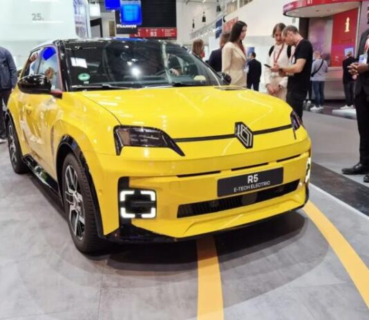 Renault виключив появу бензинових та гібридних версій R5, R4 та Twingo