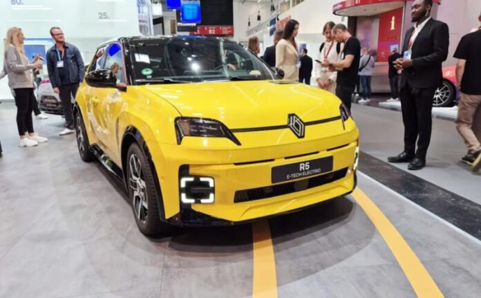 Renault виключив появу бензинових та гібридних версій R5, R4 та Twingo