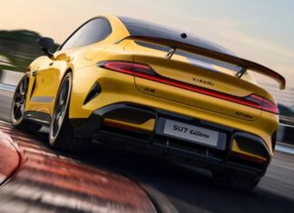 Китай готує нові правила для швидких авто та електрокарів