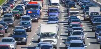 Коли можна їхати лівою смугою і як уникнути штрафу