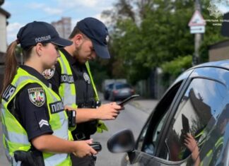 Як правильно поводитися під час зупинки поліцією, щоб уникнути штрафу