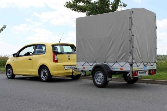 Керування автомобілем із причепом: що дозволяє закон і які штрафи загрожують